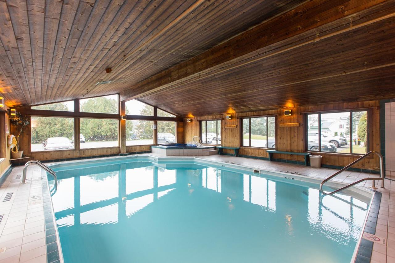 Commodores Inn Stowe Exteriör bild